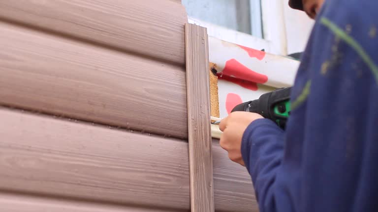 How To Choose The Right Materials for Your Siding Installation in 'Graymoor Devondale, KY